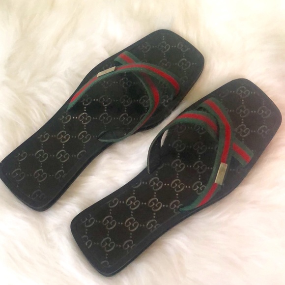 Gucci Black Sandals with Red and Green Accents - Picture 5 of 16